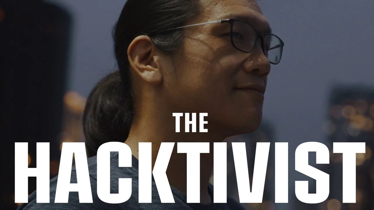 Escena de The Hacktivist