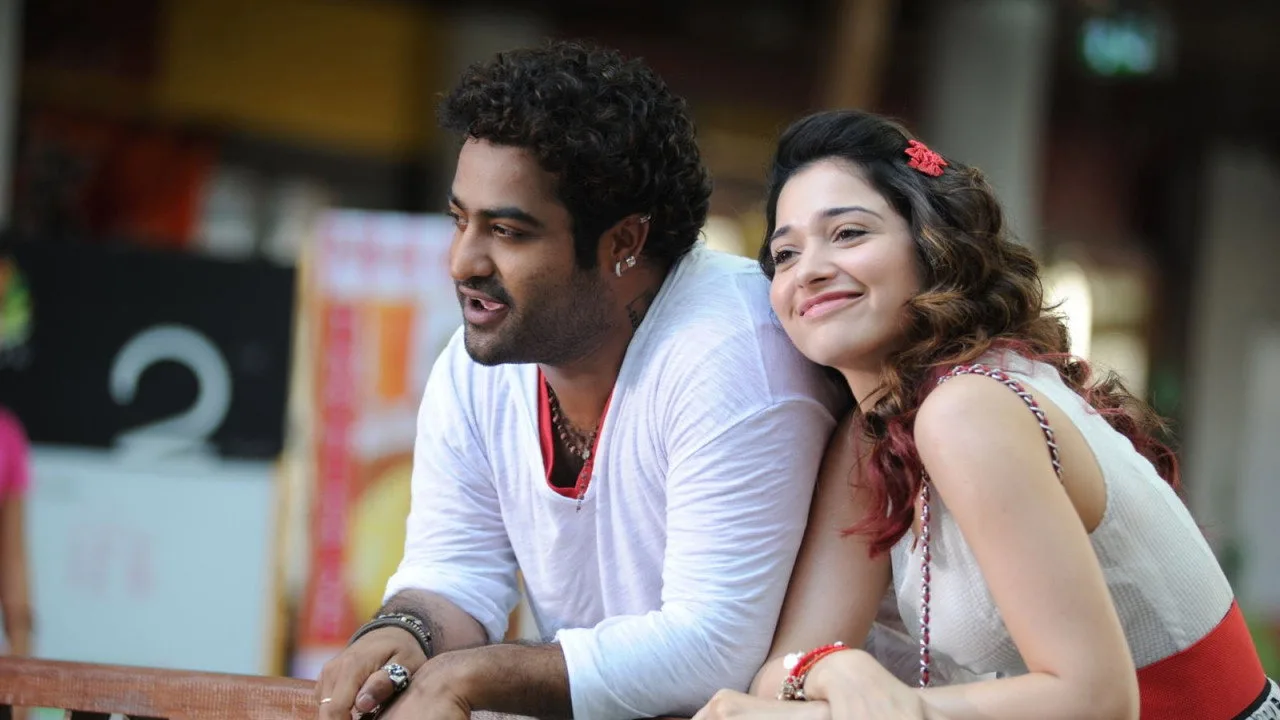 Scene from Oosaravelli