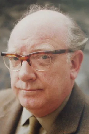Photo of Arthur Lowe