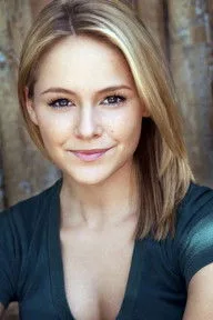 Photo of Cassi Thomson