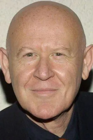 Photo of Daniel Benzali