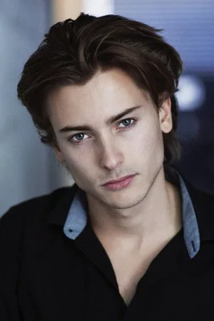 Photo of Elijah Rowen