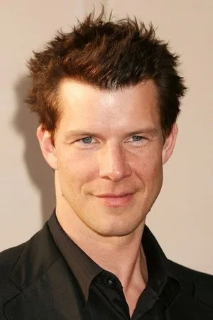 Photo of Eric Mabius