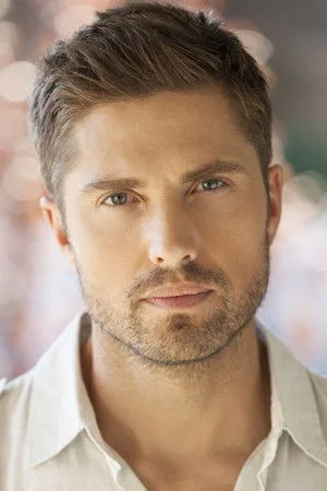 Photo of Eric Winter