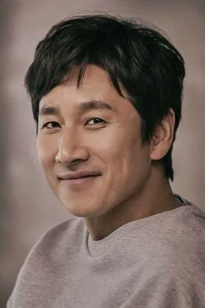 Photo of Lee Sun-kyun