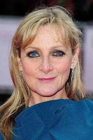 Photo of Lesley Sharp