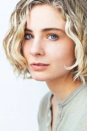 Photo of Lizzy DeClement