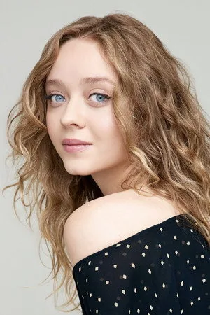 Photo of Madeleine Arthur