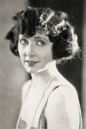 Photo of Mae Busch