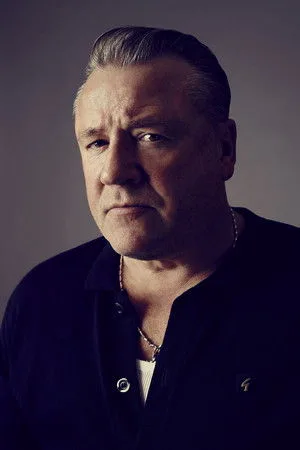 Photo of Ray Winstone