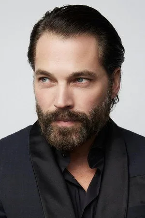 Photo of Tim Rozon